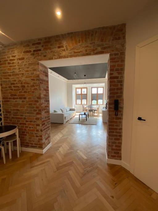 Apartamento Wyjatkowy Apartament Blisko Rynku Breslavia Exterior foto