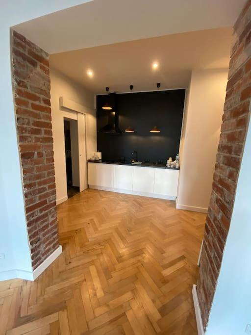 Apartamento Wyjatkowy Apartament Blisko Rynku Breslavia Exterior foto